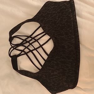 Lululemon sports bra size 8
